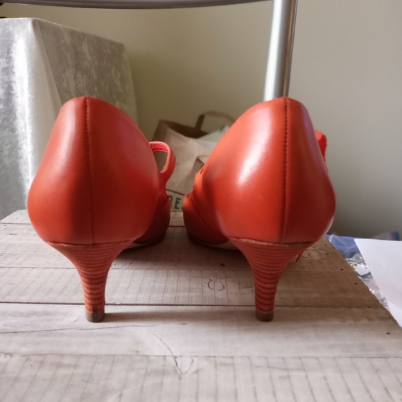 Tory Burch - Picture 3 of 4